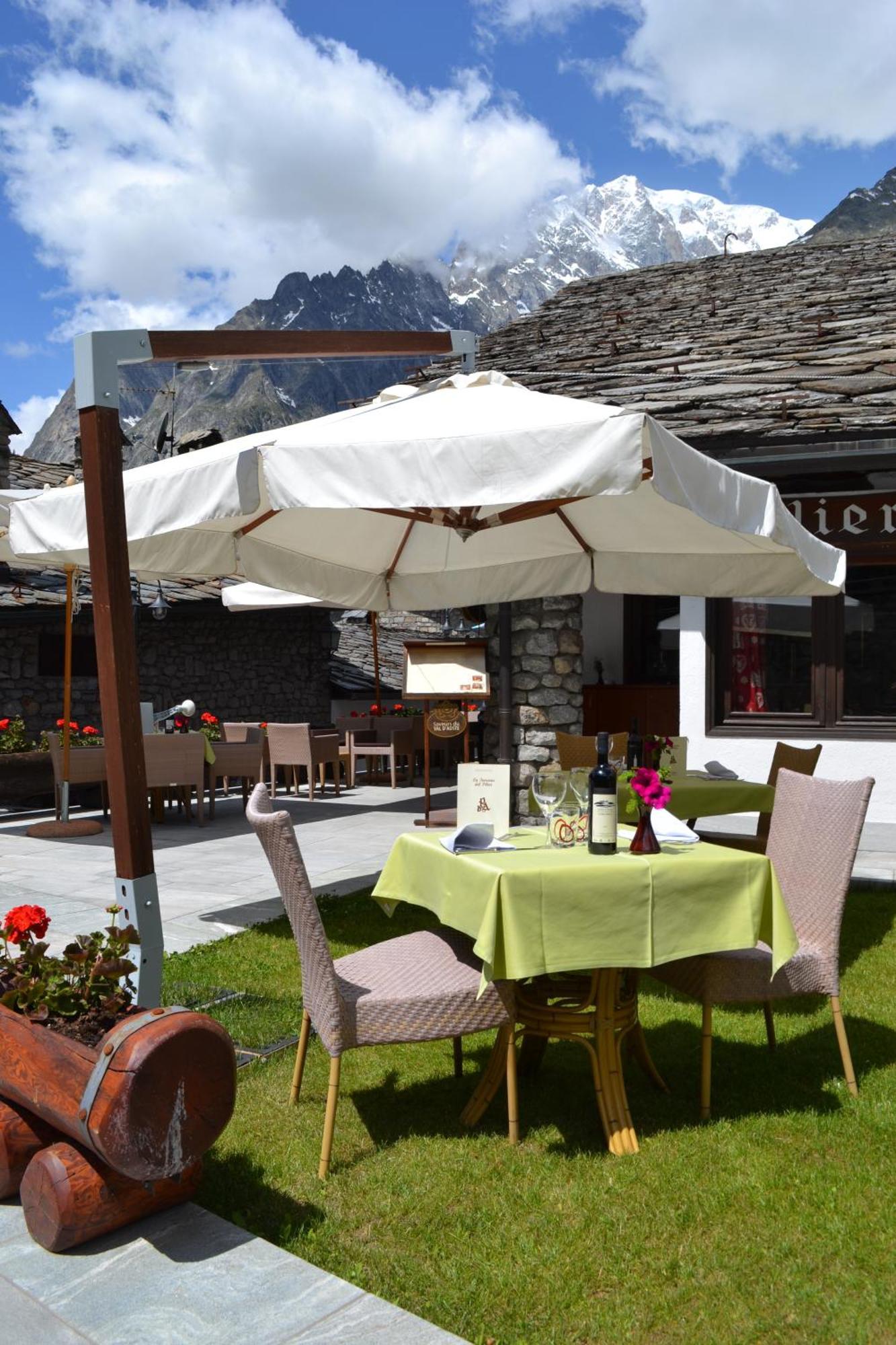 Hotel Pilier D'Angle & Wellness Courmayeur Exterior photo