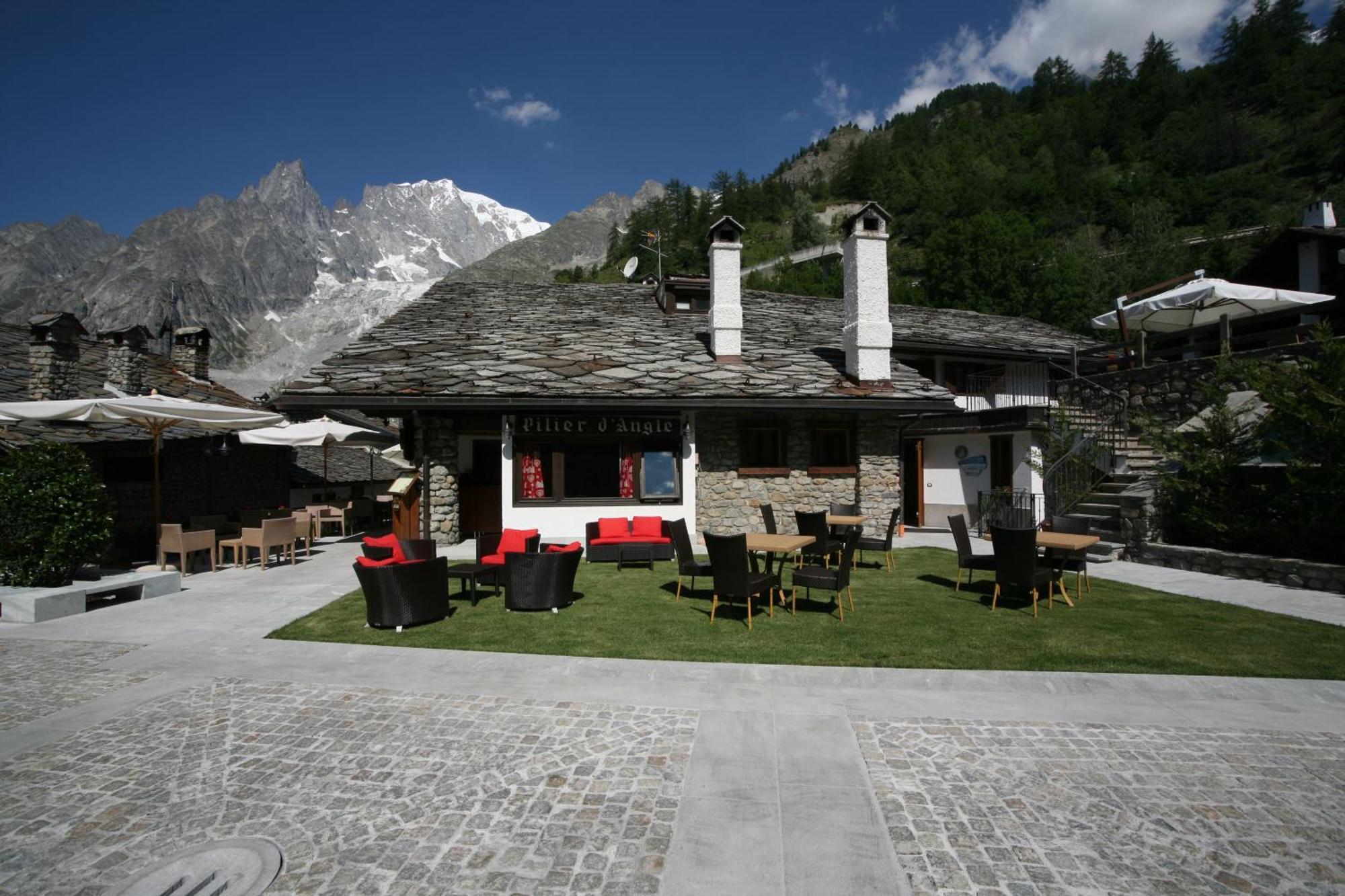 Hotel Pilier D'Angle & Wellness Courmayeur Exterior photo